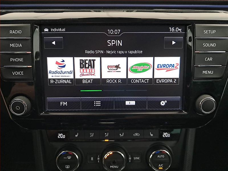 Škoda Superb (2016) Laurin&Klement 2.0 TDI 4x4 - fotka 13 z 18