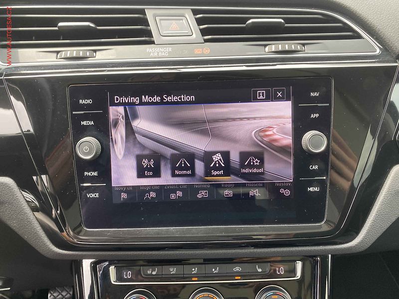 Volkswagen Touran (2019) 2.0 TDi, Highline, TZ - fotka 20 z 20