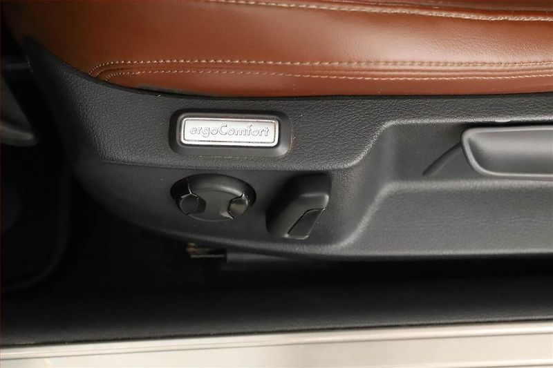 Volkswagen Passat (2015) Highline 2.0 TDI, Tempomat - fotka 11 z 17
