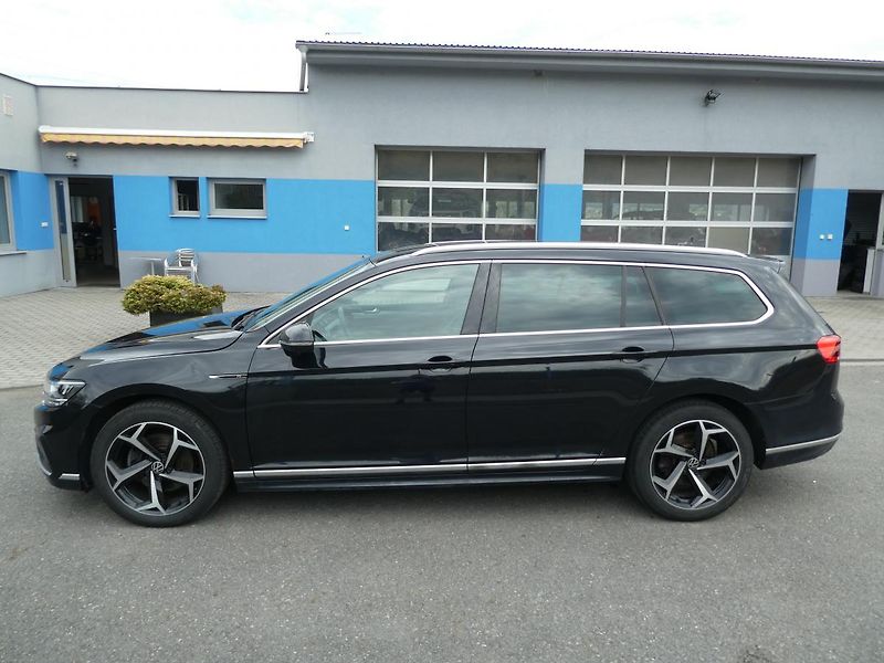 Volkswagen Passat Variant 2,0TSi 140kW R LINE automat - fotka 7 z 15