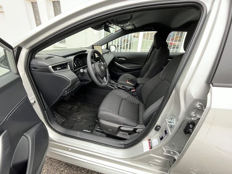 Toyota Corolla 1,8 HEV, Comfort Tech - fotka 9 z 23