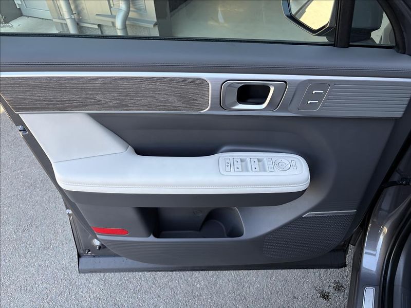 Hyundai Santa Fe 1,6 T PHEV 4WD 7M  Premium - fotka 8 z 24