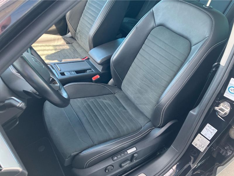 Volkswagen Passat 2,0TDi 110kW Business Premium - fotka 24 z 30