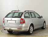 Škoda Octavia (2011) Ambiente Plus 2.0 TDI, Xenony - náhled 4