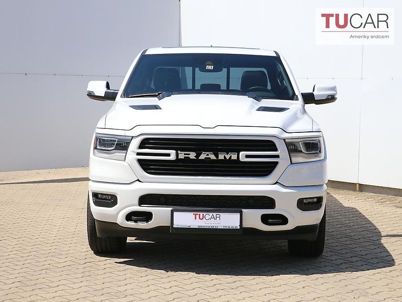 Dodge RAM (2025) 1500 Larami 5.7V8 HEMI  - fotka 2 z 47