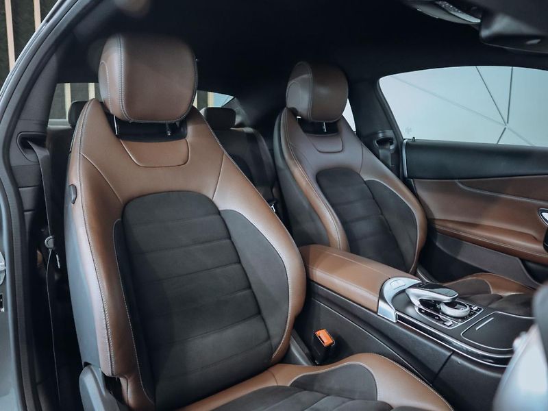 Mercedes-Benz Třídy C C 200 coupe AMG - fotka 24 z 31