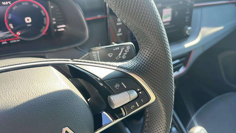 Škoda Kamiq Monte Carlo 1,0 TSI 85kW MT6/5 - fotka 11 z 26