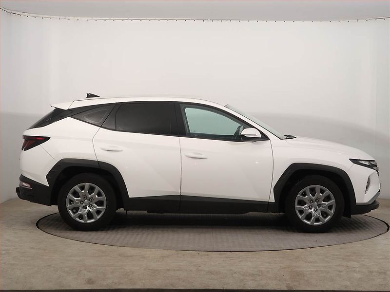 Hyundai Tucson (2022) 1.6 T-GDI - fotka 6 z 14