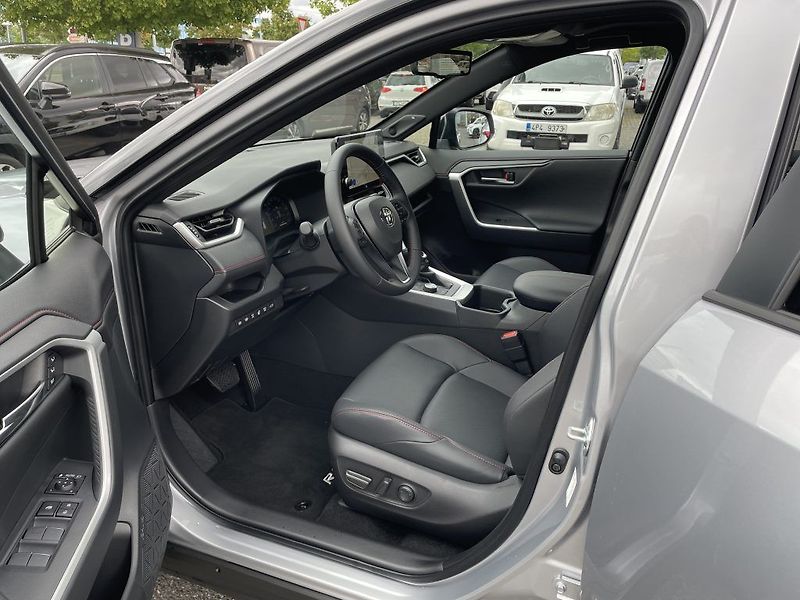 Toyota RAV4 2.5 Plug-in Hybrid ODBĚR 7/26 - fotka 12 z 30