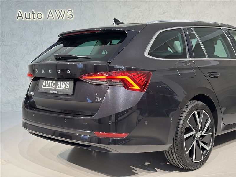 Škoda Octavia 1,4 TSi  iV DSG Style Virtual - fotka 10 z 49