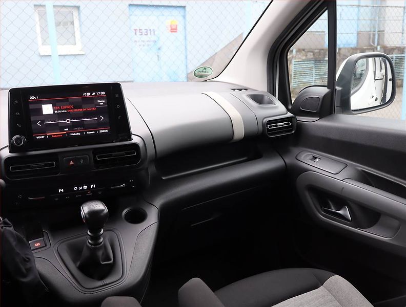 Citroën Berlingo (2020) Feel 1.5 BlueHDi, 5Míst, SR - fotka 8 z 17