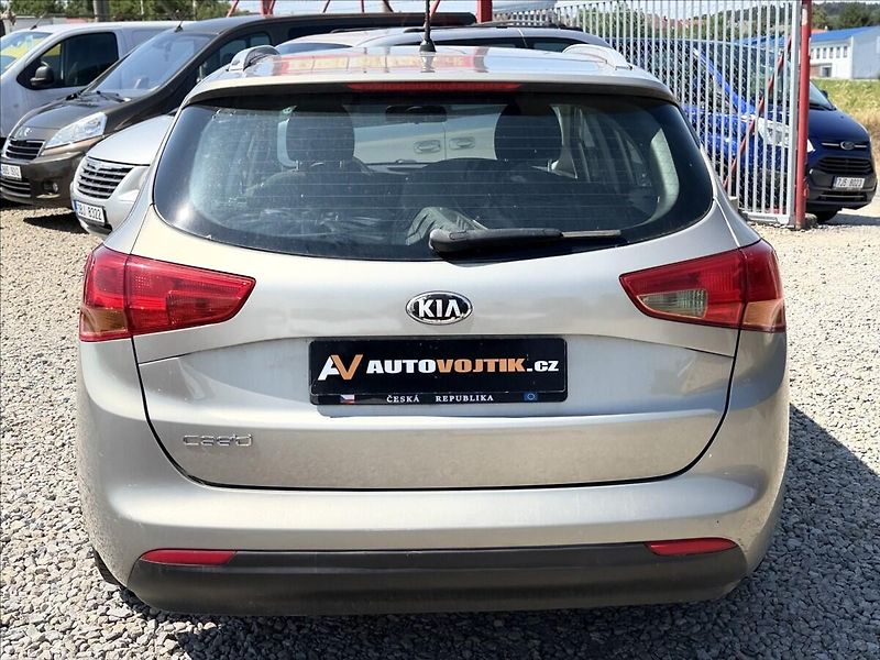 Kia Ceed 1,6 NOVÉ V ČR, +SADA KOL - fotka 6 z 25