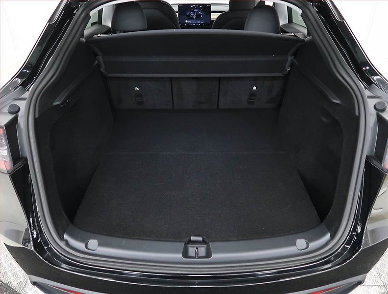 Tesla Model Y (2023) Long Range AWD 79kWh, SoH 95% - fotka 13 z 33