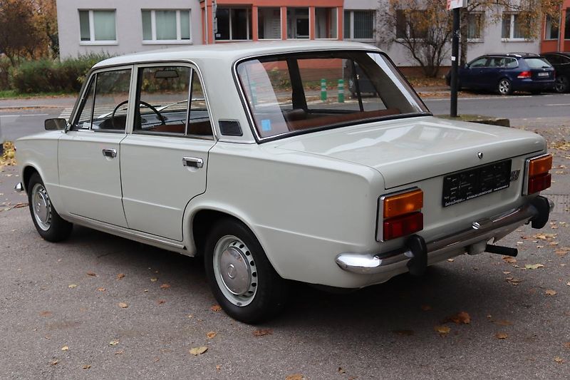 Fiat 124 1974 FIAT 124 SERIE III - fotka 15 z 50
