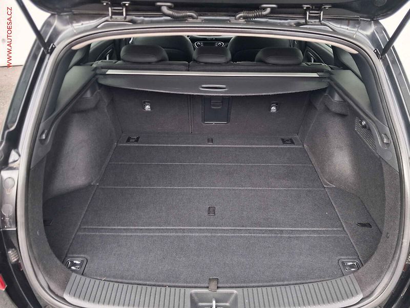 Hyundai i30 (2022) 1.5 i, 1.maj,ČR, LED, park. - fotka 7 z 19