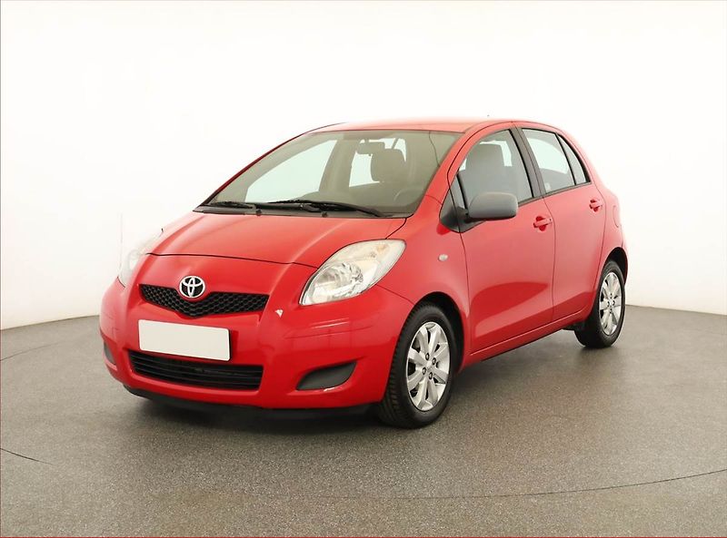 Toyota Yaris (2009) 1.33 Dual VVT-i, Automat - fotka 2 z 15