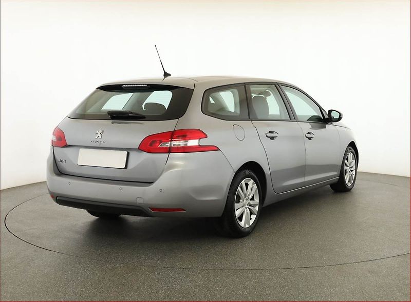 Peugeot 308 (2017) 1.6 BlueHDi, Tempomat - fotka 5 z 19