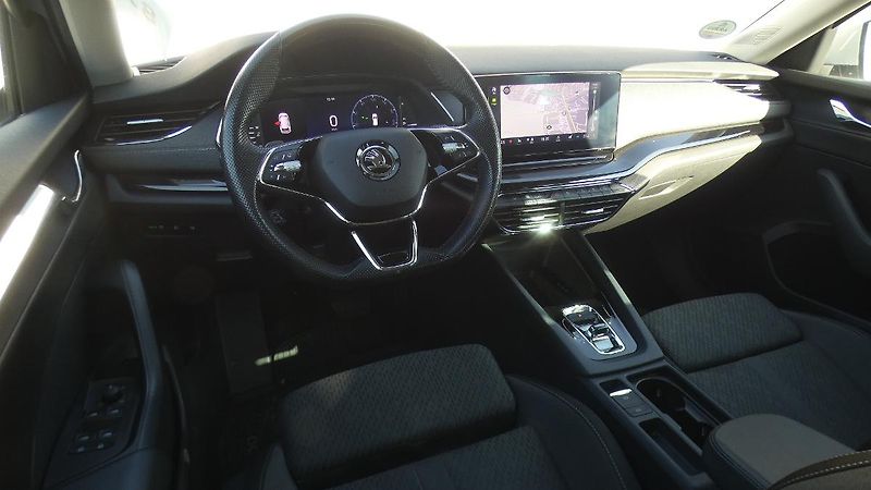 Škoda Octavia 2,0 TDI Style DSG 110 kW - fotka 5 z 24