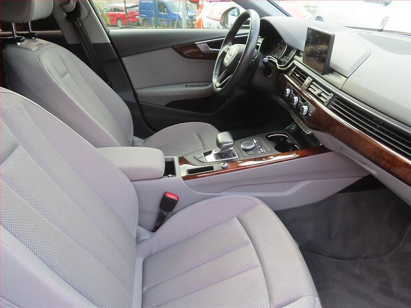 Audi A4 (2018) 2.0 TDI, Automat, Serv.kniha - fotka 9 z 24