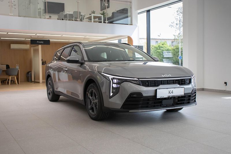 Kia K4 Sportswagon 1,6 T-GDi GPF 7DCT EXCLUSIVE - fotka 3 z 16