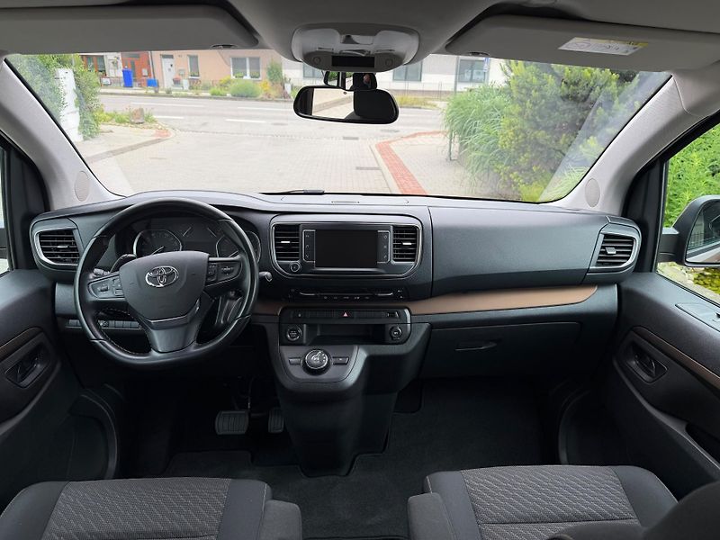 Toyota ProAce (2020) 8 místné - fotka 7 z 10
