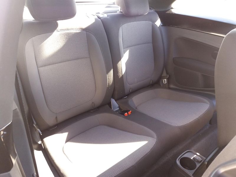 Volkswagen Beetle 1.6TDi,XENONY,NAVI.PĚKNÝ-STAV! - fotka 14 z 18