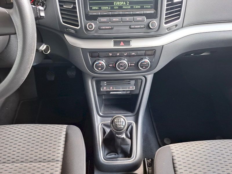Volkswagen Sharan (2012) TDI 2,0/110 kW 7-míst - fotka 14 z 37
