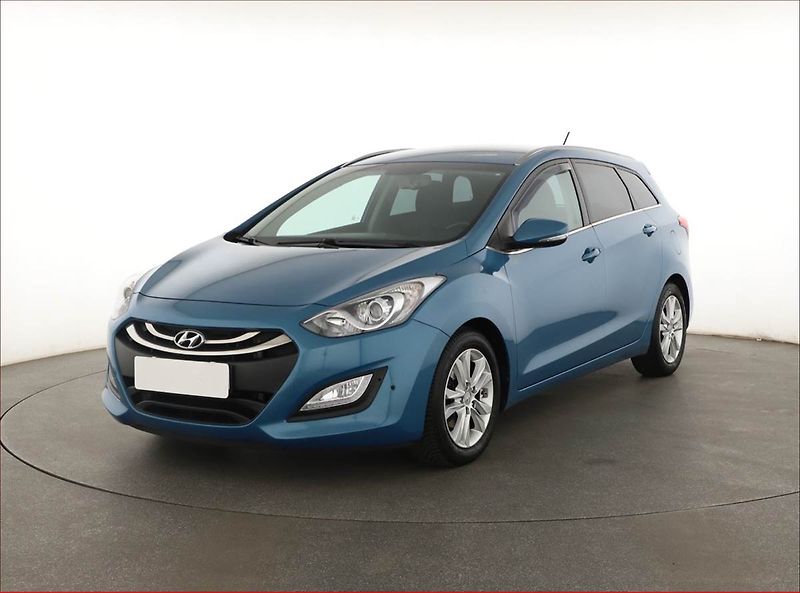 Hyundai i30 (2014) 1.6 CRDi, Tempomat - fotka 2 z 16