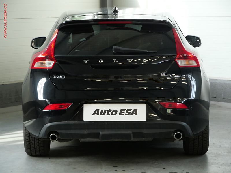 Volvo V40 (2018) 2.0D, ČR, servis.kniha, AT - fotka 5 z 20