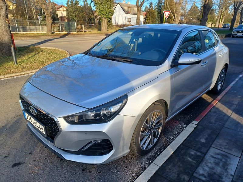 Hyundai i30 1.0 T-GDI 88kW Čr - fotka 3 z 18