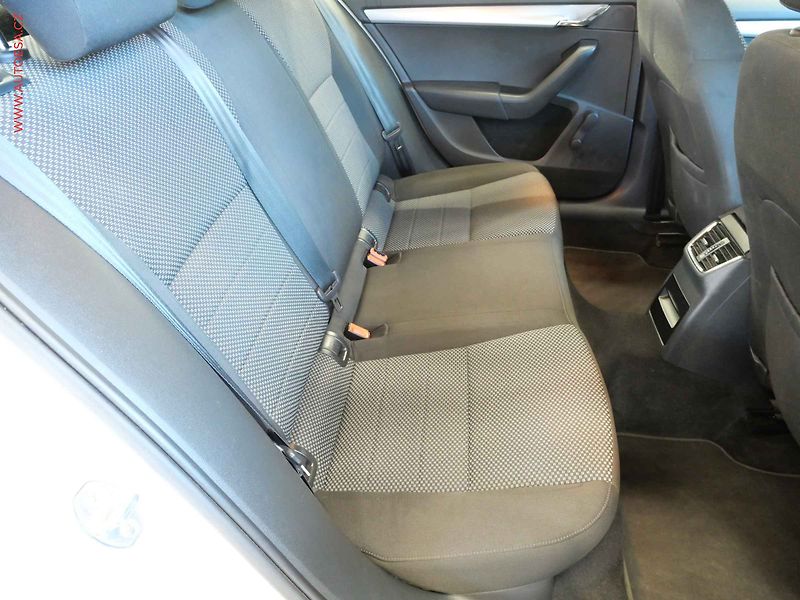 Škoda Octavia (2016) 1.6 TDI, ČR, servis.kniha, AC - fotka 13 z 19