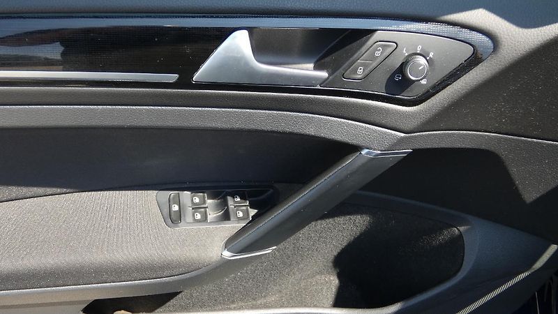 Volkswagen Golf Combi 1,4 TSI Highline 110 kW - fotka 9 z 22