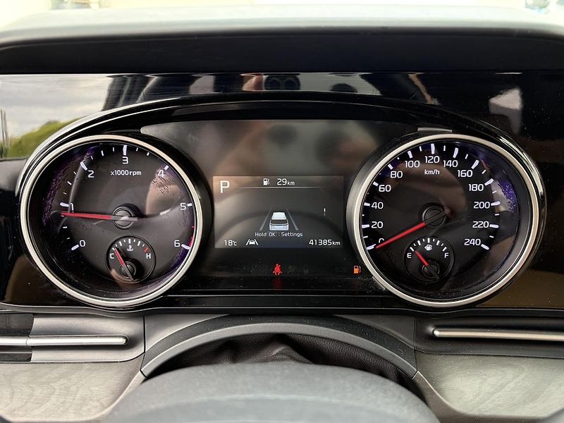 Kia Carnival (2022) 2.2 Diesel Automat 6+3 míst - fotka 11 z 34