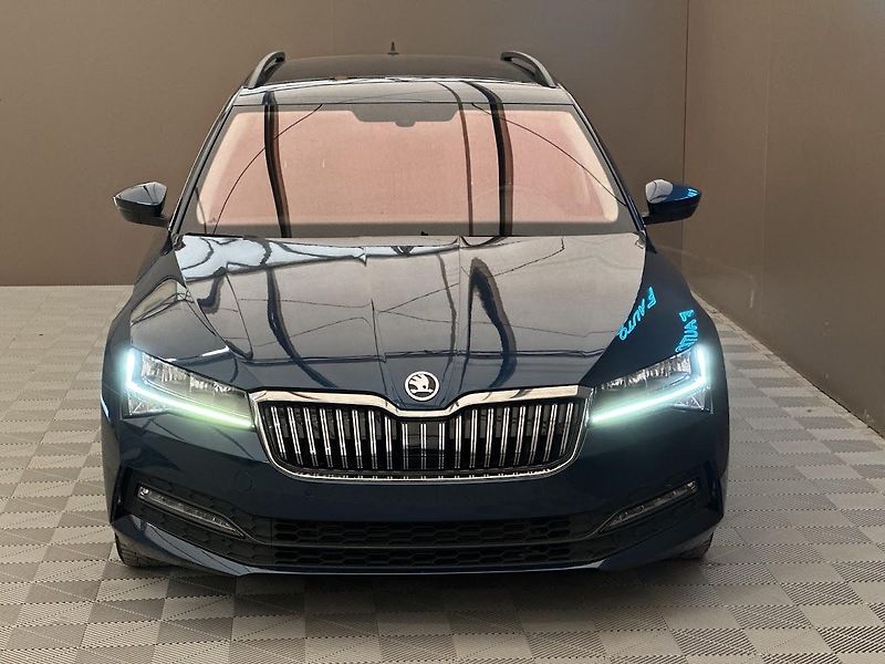 Škoda Superb (2020) SW 1.6 TDi Ambition DSG 88 kW  - fotka 3 z 27