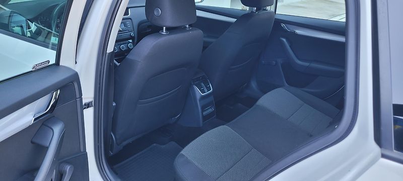 Škoda Octavia 1,6 TDI 77KW  - fotka 14 z 19