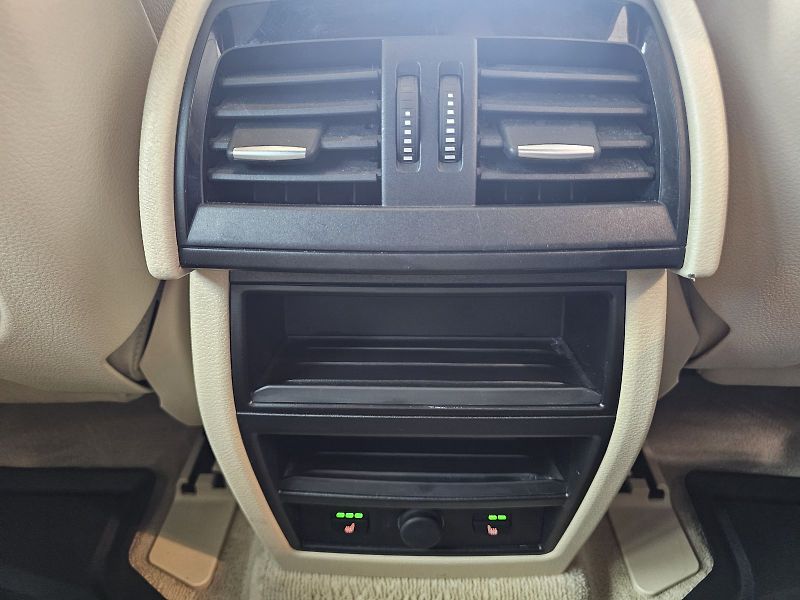 BMW X6 xDrive30d - fotka 19 z 31