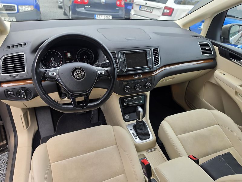 Volkswagen Sharan 2.0TSI Highline 7 TZ Masáž Led - fotka 11 z 24
