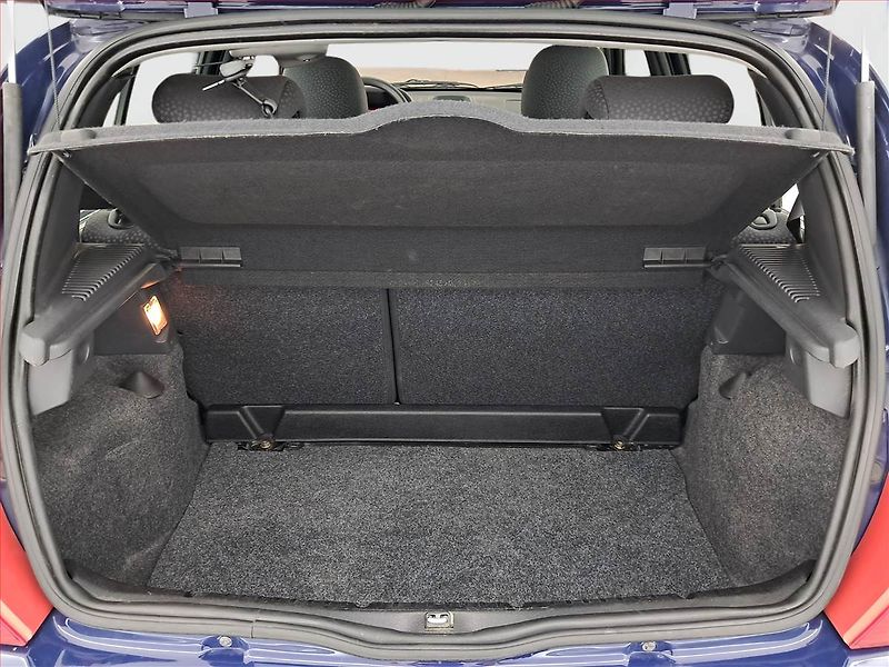 Renault Clio (2007) 1.2, oblíbený vůz - fotka 13 z 13