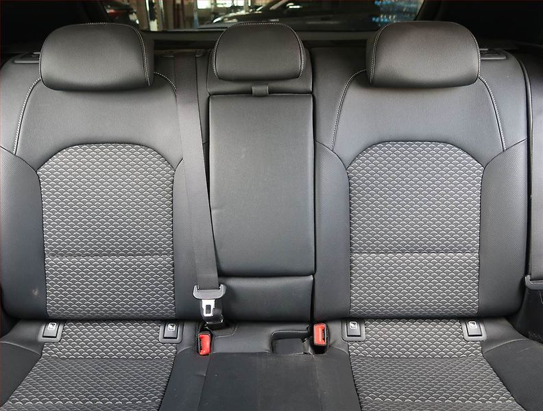 Kia Ceed (2022) Gold 1.5 T-GDI, Serv.kniha - fotka 10 z 19