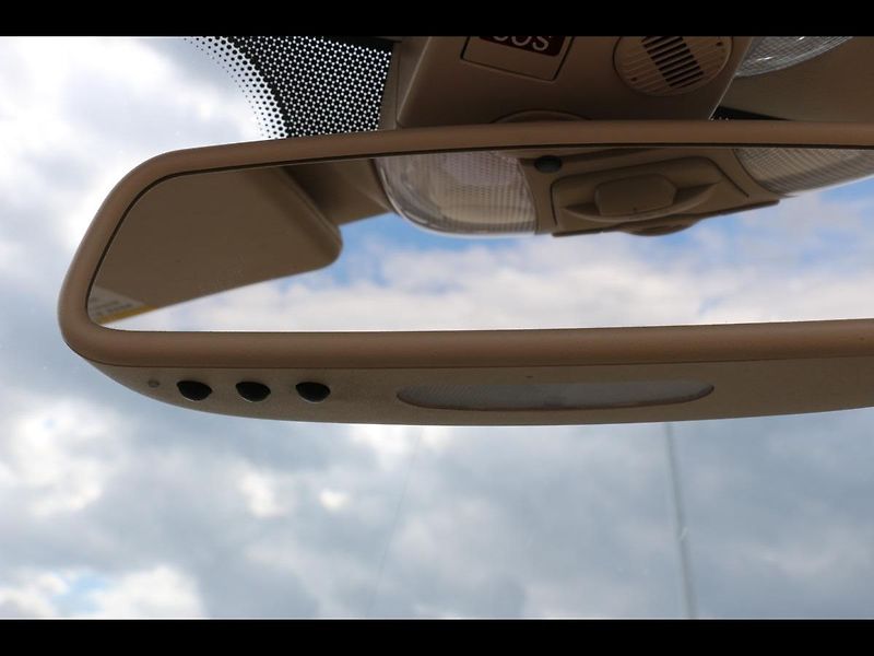 Mercedes-Benz SL 500 V8, facelift, 390 PS - fotka 34 z 44