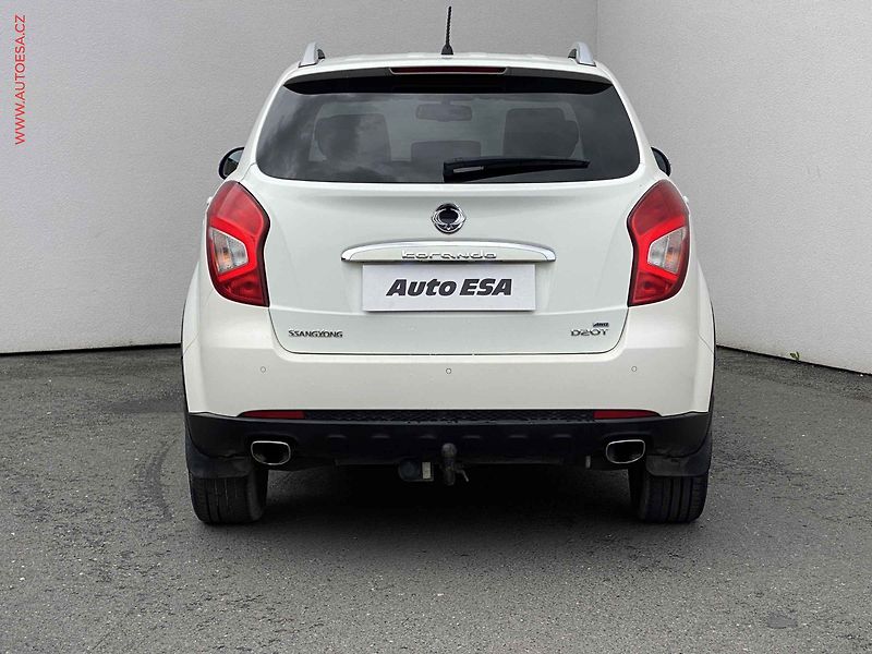 SsangYong Korando (2015) 2.0 TD 4x4, AT, TZ, kůže - fotka 5 z 16