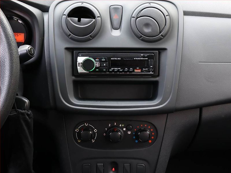 Dacia Sandero (2015) 1.2 16V - fotka 10 z 11