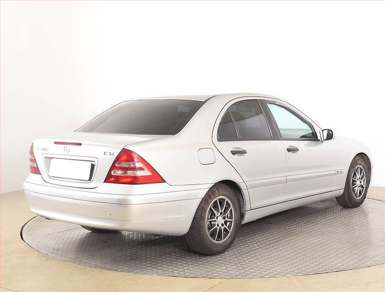 Mercedes-Benz Třídy C (2003) C 200 CDI , po STK, udržované - fotka 5 z 15