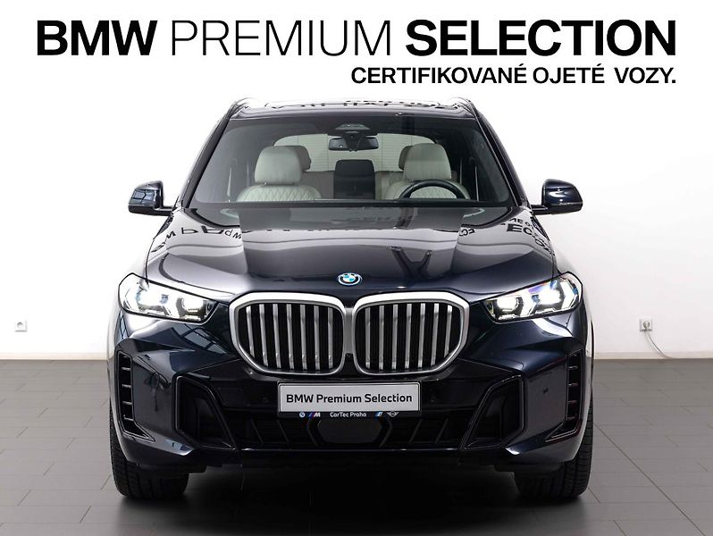 BMW X5 xDrive50e - fotka 2 z 24