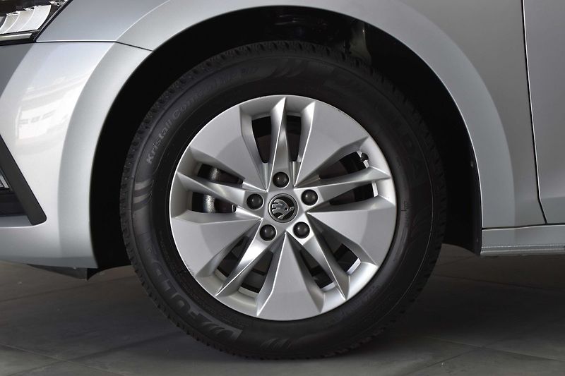 Škoda Octavia 2.0 TDI AMBITION*DPH*ČR 1.MAJ* - fotka 31 z 38