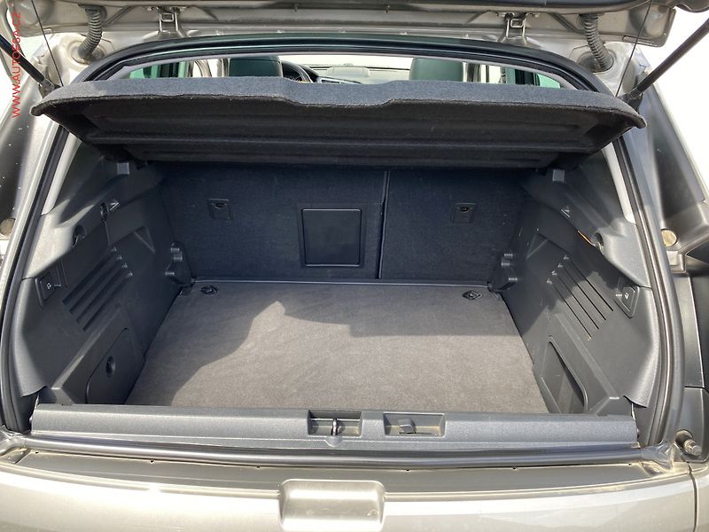 Peugeot 3008 (2016) 1.6 HDi, Allure, panor, navi - fotka 7 z 19