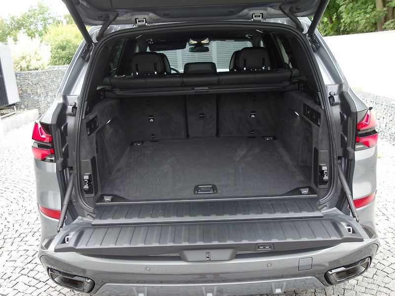 BMW X5 (2024) 4.0d*M-PAKET*VZDUCH*TOP*1M*CZ! - fotka 48 z 50