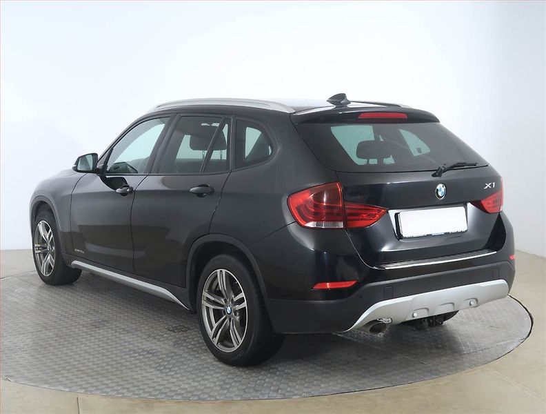 BMW X1 (2015) xDrive18d, 4X4, Automat, Kůže - fotka 4 z 19