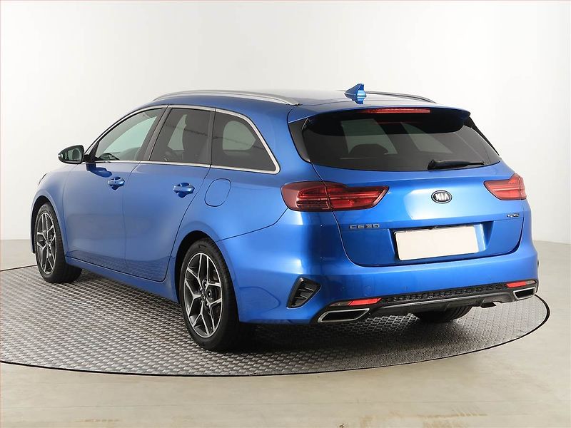 Kia Ceed (2019) GT Line 1.4 T-GDI, Automat - fotka 4 z 19