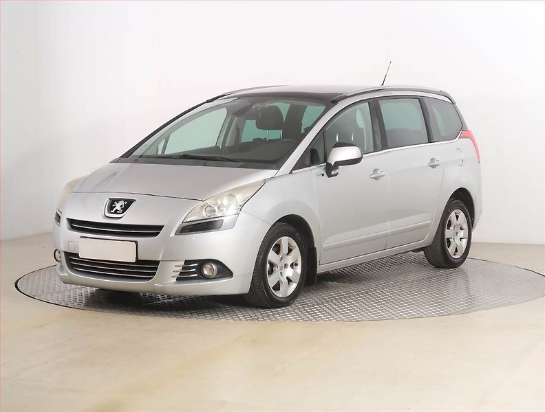 Peugeot 5008 (2013) 1.6 HDi, Tempomat - fotka 2 z 19
